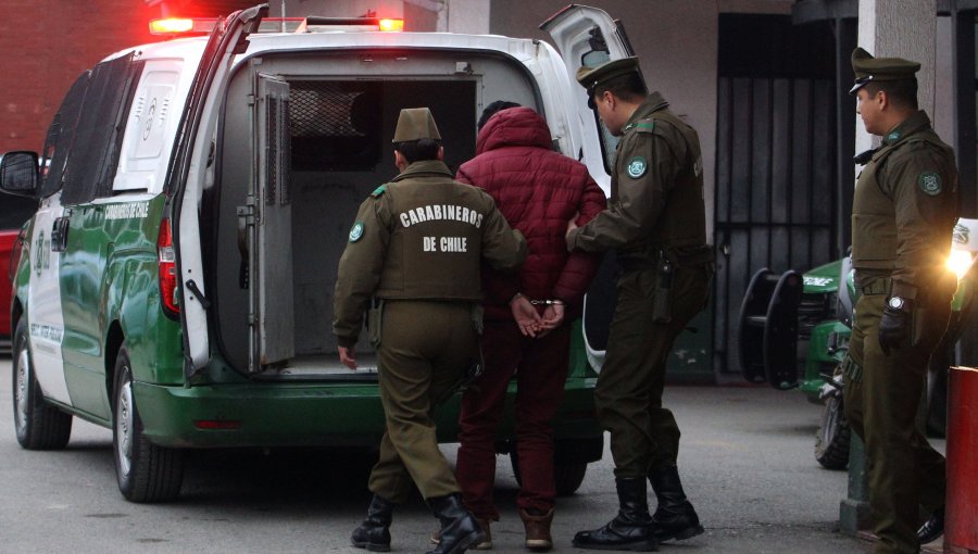 Tras seguidilla de asaltos a peatones, carabineros detiene a banda de seis sujetos que operaba en el centro de Viña del Mar