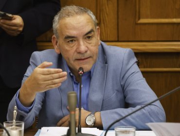 Puma y Adidas se querellan contra senador Fidel Espinoza por ingreso de ropa deportiva falsificada