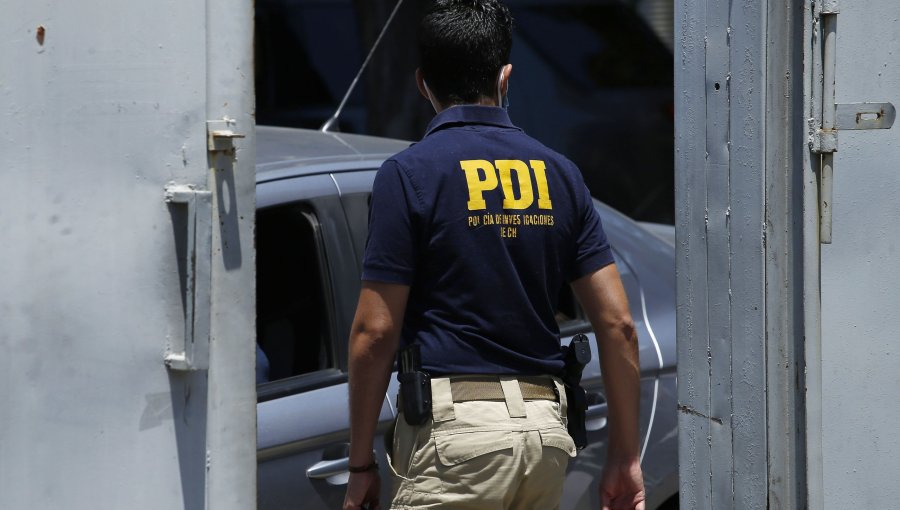 Pareja es detenida por la PDI por producción y difusión de pornografía infantil en la Regional Metropolitana