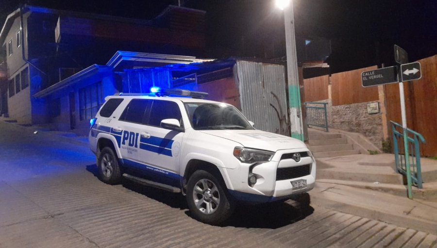 Homicidio de madrugada sacude nuevamente Valparaíso: Hombre baleado en Cerro La Cruz