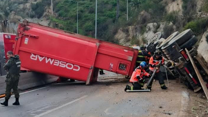 Ruta Las Palmas es escenario de nuevo accidente mortal: Chofer de camión muere atrapado en su cabina tras ser impactado por vehículo menor