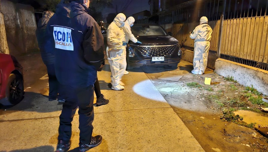 Otro homicidio en la Región Metropolitana: Balearon a sujeto de 26 años en su vehículo