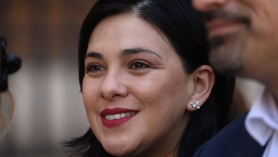 Ministro Nicolás Grau admite petición de Karol Cariola para incluir a su amigo chino en gira de Boric