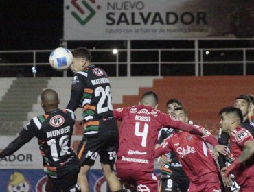 Cobresal y Ñublense firmaron un empate con gusto a poco en El Salvador