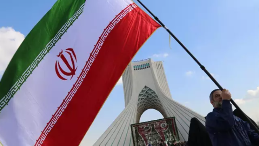 Irán afirma que no detendrá programa nuclear y lanza misiles contra Israel