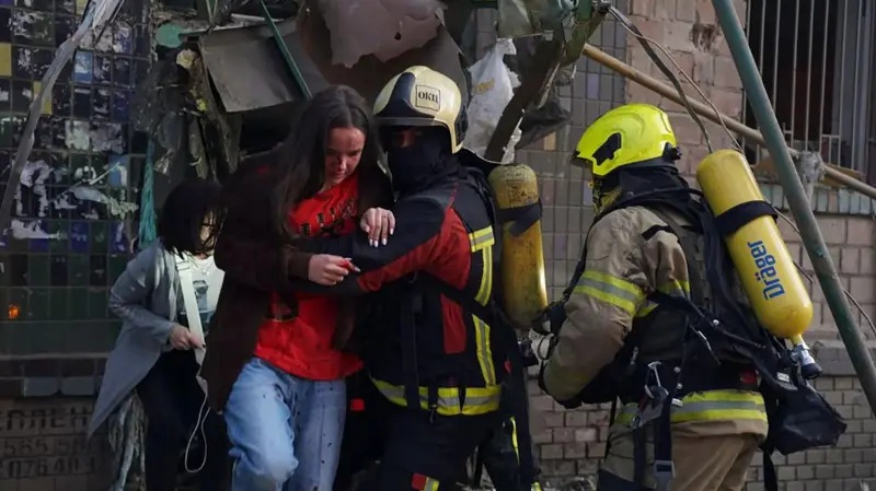 Rusia intensifica sus ataques aéreos y provoca al menos 9 muertos y varios heridos en Ucrania