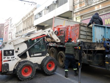 Valparaíso dio inicio a ambicioso plan para retirar kioscos abandonados en plan y cerros