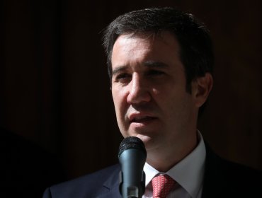 Presidente de la UDI llama al Gobierno a “no emitir juicios categóricos” tras ataque de Estados Unidos a Irán