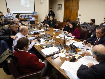 Comisión de Salud del Senado convoca a sesión extraordinaria tras fracaso de licitación de Fonasa