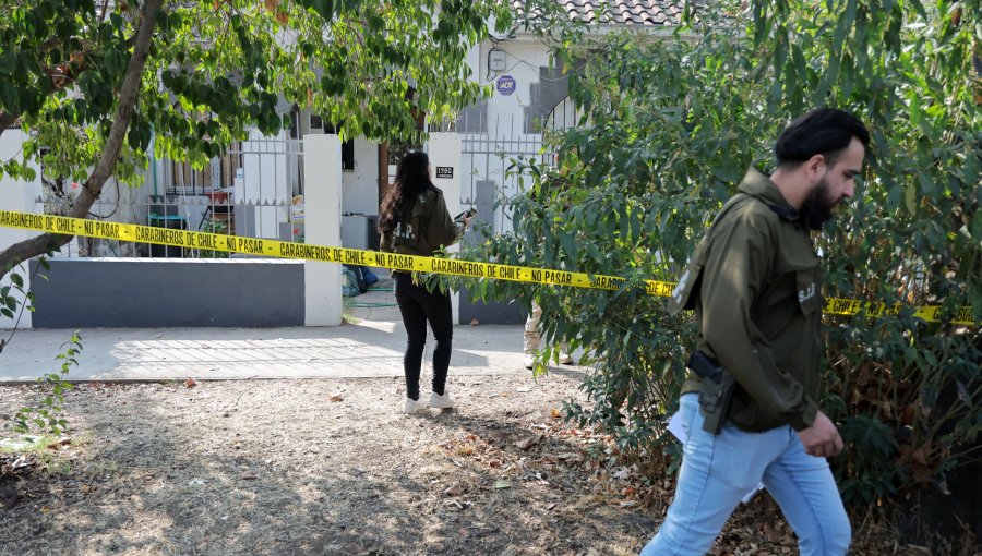 Hombre atacó con un arma blanca a adulta mayor y luego se autolesionó en Ñuñoa: Agresor permanece en riesgo vital
