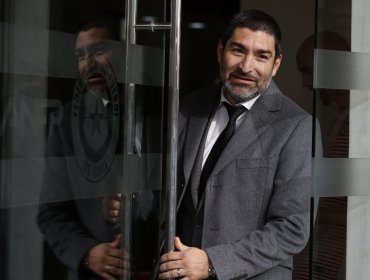 Presidente del Sifup golpea la mesa por presunto cobro para entrevistar a jugadores de la Roja sub-20