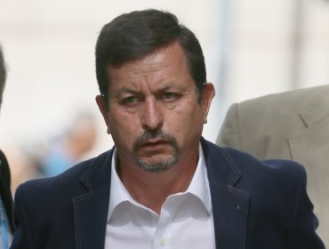 Contraloría abre sumario contra alcalde de Macul por viaje a Perú con licencia médica