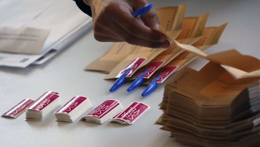Servel confirma que 1.233 chilenos residentes en Venezuela no podrán votar en las elecciones primarias