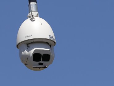 Concejales "leales" a Ripamonti hacen fracasar nuevo sistema de cámaras de seguridad en Viña: acusan falencias en bases de licitación