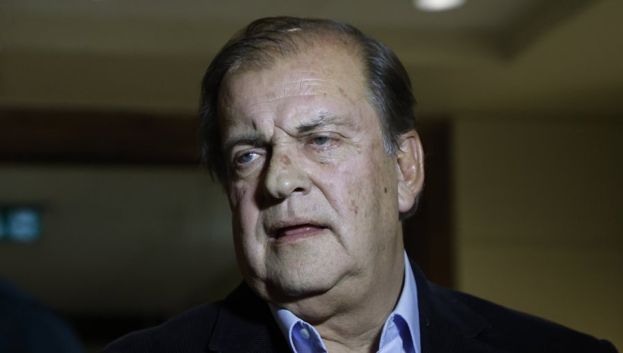 Francisco Vidal defiende la importancia de preservar TVN y afirma que la señal "debe tener un financiamiento mixto"
