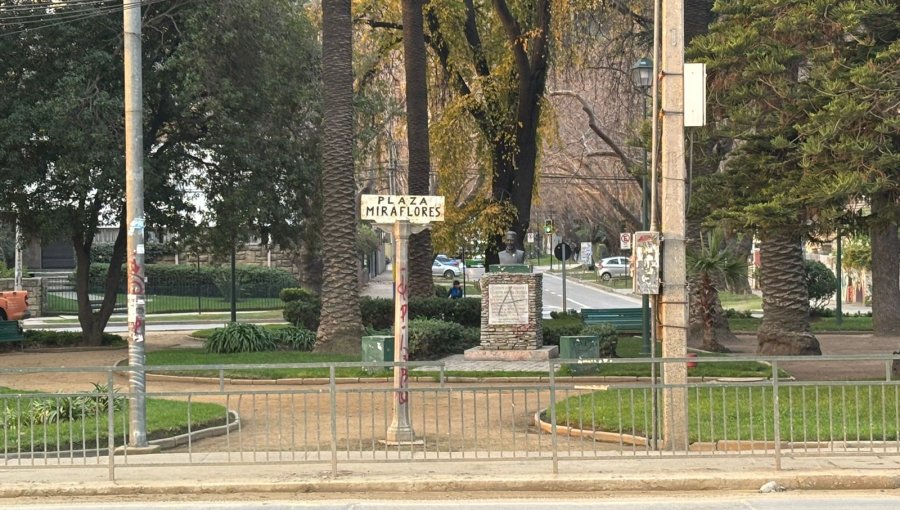 Denuncian ola de robos, peleas y drogadicción en la plaza Miraflores de Viña del Mar: comunidad exige medidas urgentes