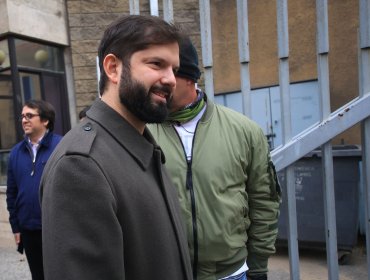 Presidente Boric inscribió a su hija Violeta en el Registro Civil: "Hicimos la fila como corresponde"