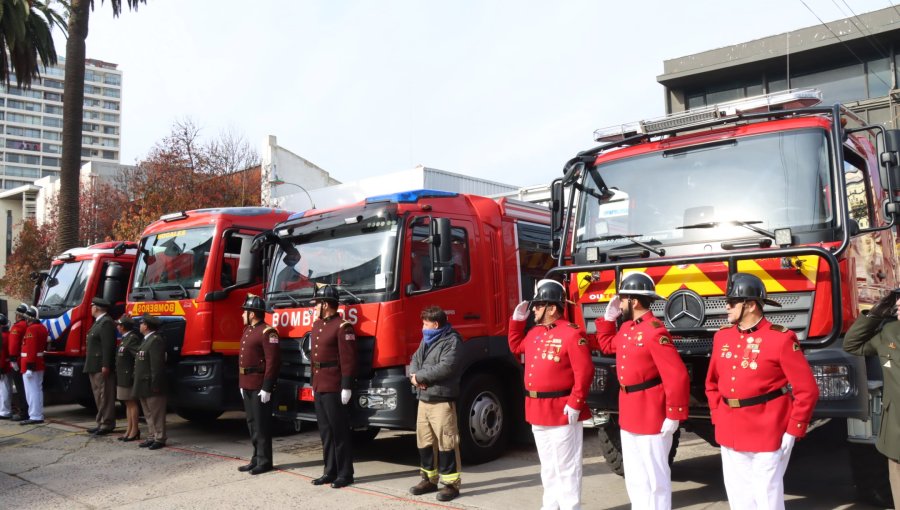 Entregan nuevos carros a Bomberos de Cabildo, Nogales, Villa Alemana y Valparaíso