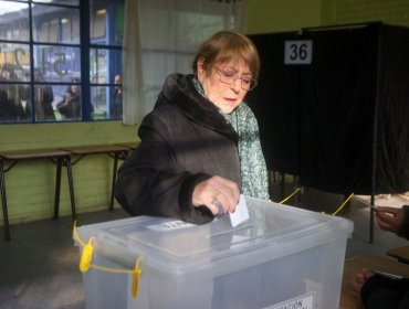 Michelle Bachelet asegura que se pondrá a "disposición del candidato o candidata que sea electo"