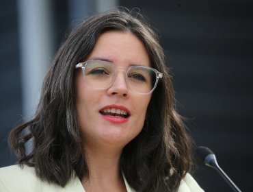 Ministra Camila Vallejo confirma que volverá a sus labores en La Moneda a mediados de julio