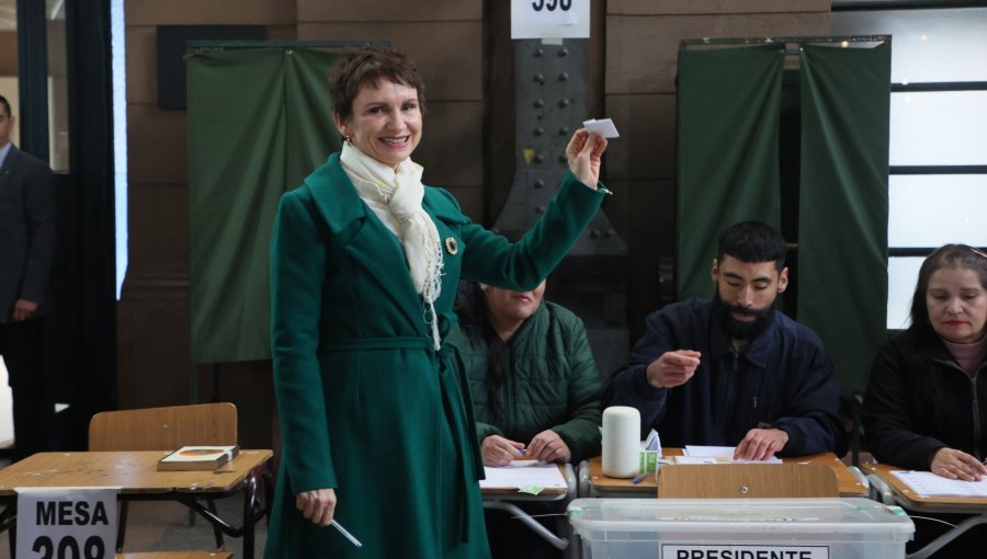 Carolina Tohá reafirma compromiso con la unidad del oficialismo: "Gane quien gane, lo vamos a apoyar"