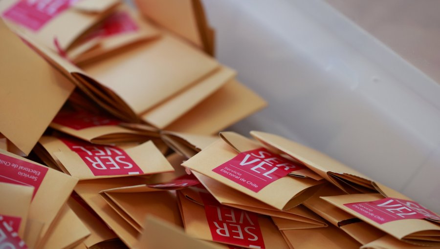 Primaria: Comenzaron a contarse los votos en todos los locales de votación del país