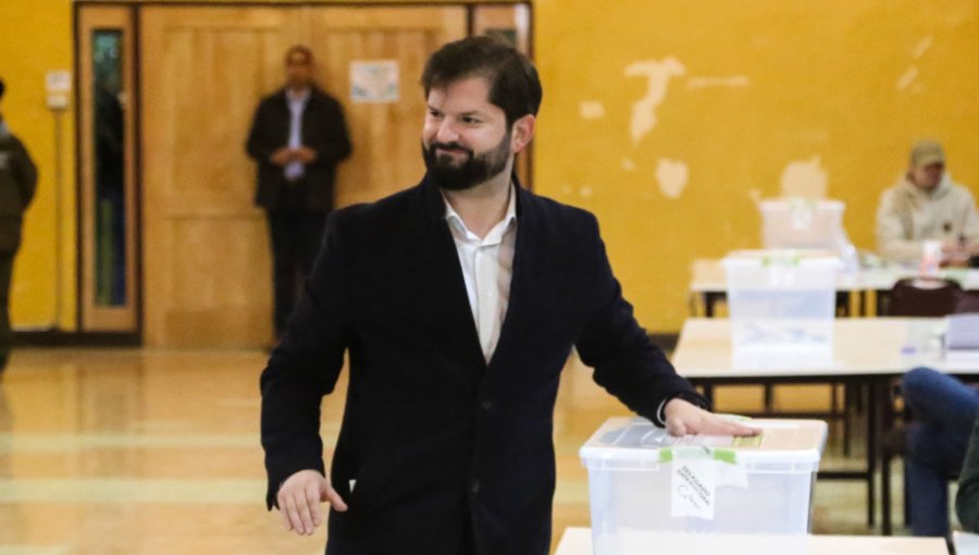 Presidente Boric llama a la "unidad del progresismo" y dice que el sector "estará unido detrás de quien resulte ganador" de la Primaria