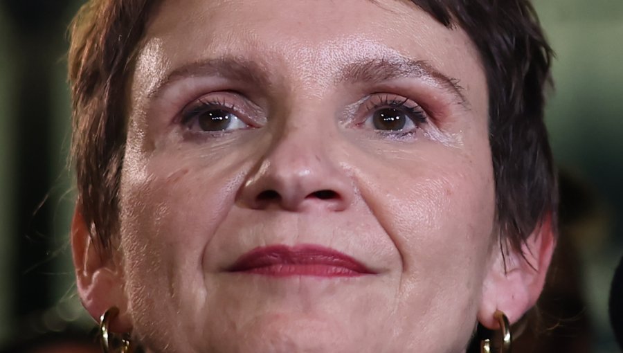Carolina Tohá reconoce "tristeza y decepción", pero asegura que "trabajaremos lealmente" por la candidatura de Jeannette Jara