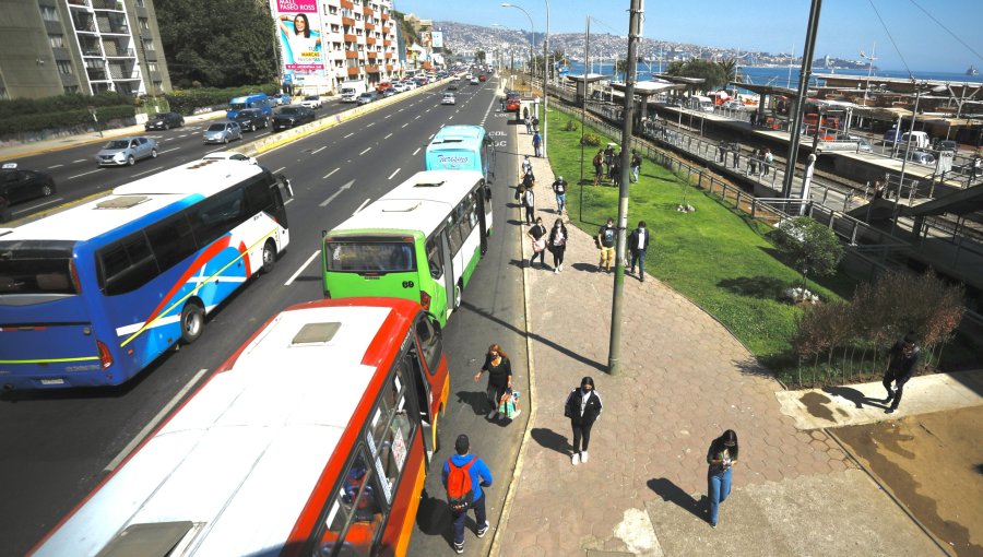 Delegación de Valparaíso reconoce "bajo uso" del sistema de transportes y dificultades en constitución de mesas en Rapa Nui