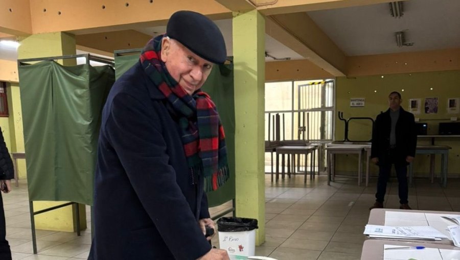 Ex Presidente Ricardo Lagos también participó de la Primaria oficialista: votó en Santiago