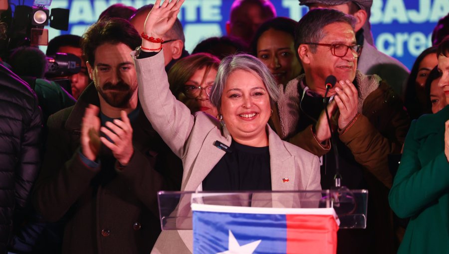 Jeannette Jara celebra su triunfo en Primaria prometiendo seguridad, crecimiento económico y salario vital de 750 mil pesos