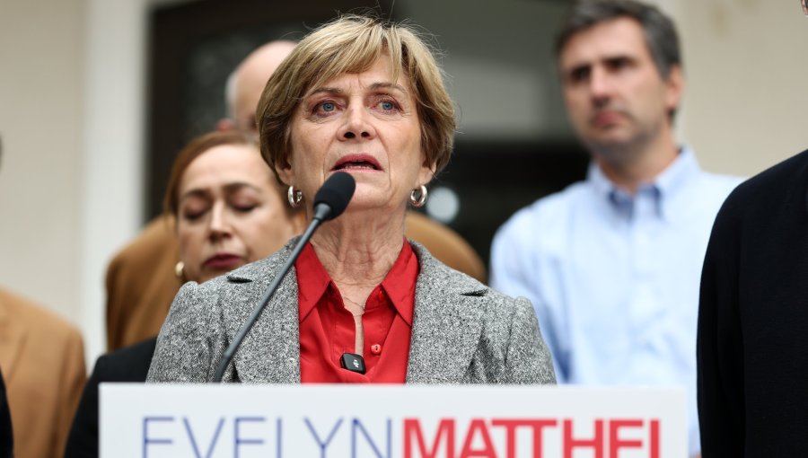 Evelyn Matthei se desploma en intención de voto espontáneo y cae al tercer lugar: Kast lidera y le sigue Jara, según la encuesta Cadem
