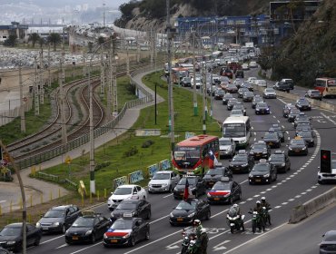 Delegado Presidencial confirma fin del paro de micros en Viña del Mar y Valparaíso: "Hubo un preacuerdo con el Ministerio"