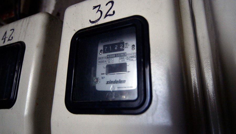 Denuncian cambios irregulares de medidores que dispararon cuentas de luz en Viña del Mar