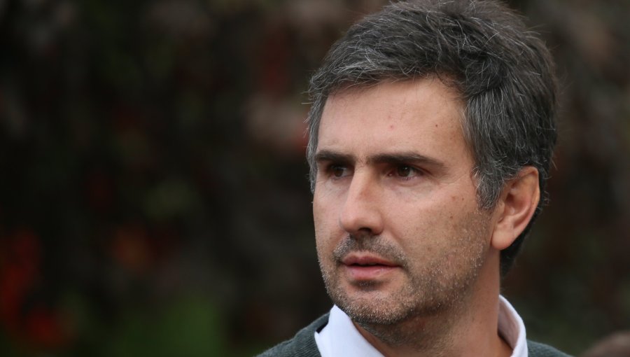 Jefe de campaña de Matthei por resultado de la Primaria advierte un "desfonde sistemático del Frente Amplio"