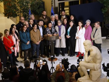 Bancadas oficialistas entregan su apoyo a Jeanette Jara y llaman a la unidad de la centroizquierda