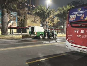 Funcionario de la PDI mata a delincuente y dejó herido a otro que intentó asaltarlo en Santiago: un tercer antisocial logró escapar
