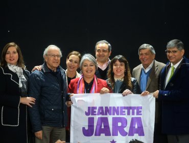 Jeannette Jara y presidentes de partidos oficialistas conforman mesa política del comando