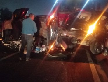 Colisión múltiple entre vehículos y un camión deja una decena de heridos en la ruta 5 Sur en Curicó