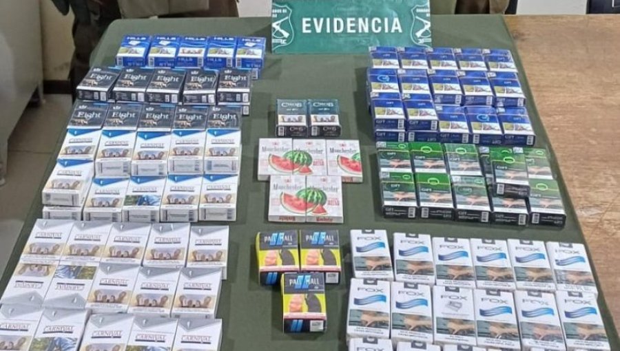 Pareja que vendía cigarros de contrabando fue detenida en sector del Mercado Cardonal: tercer sujeto cayó por oponerse al operativo