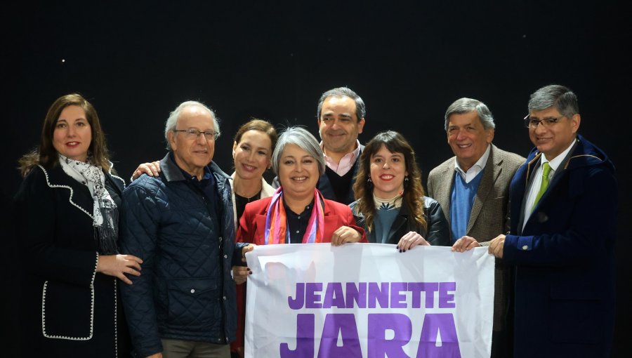 Jeannette Jara y presidentes de partidos oficialistas conforman mesa política del comando