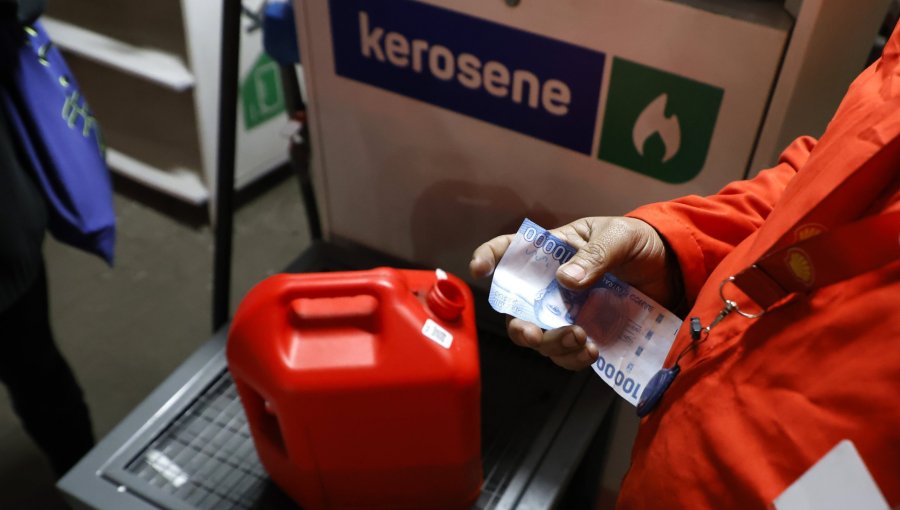 Tras dos semanas de fuertes alzas: Precio de la parafina anotará un leve descenso a partir de este jueves