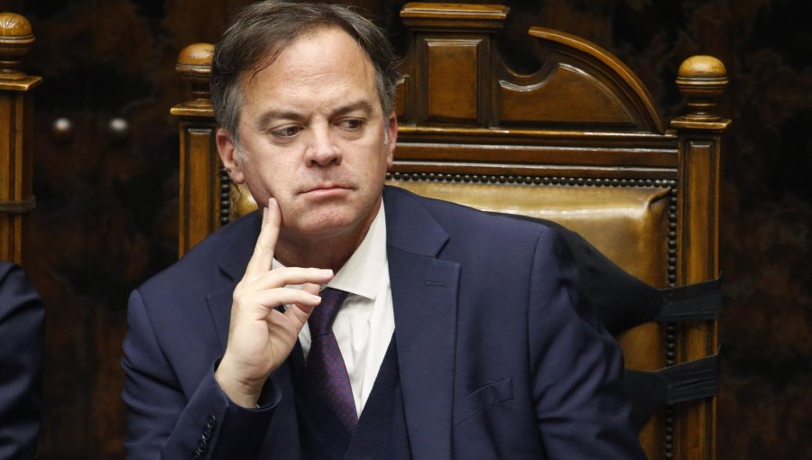 Senador Matías Walker a la FIFA: "Los que no aceptaremos injerencias somos nosotros"