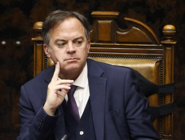 Senador Matías Walker a la FIFA: "Los que no aceptaremos injerencias somos nosotros"