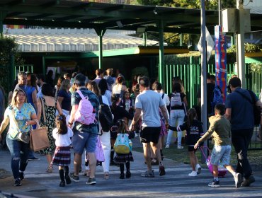 Balance del Ministerio de Educación tras pandemia asegura que hay mejora en asistencia, desvinculación y aprendizajes