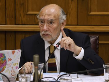 Senador Flores descartó convertirse en el candidato presidencial de la DC tras petición de Juventud de la tienda
