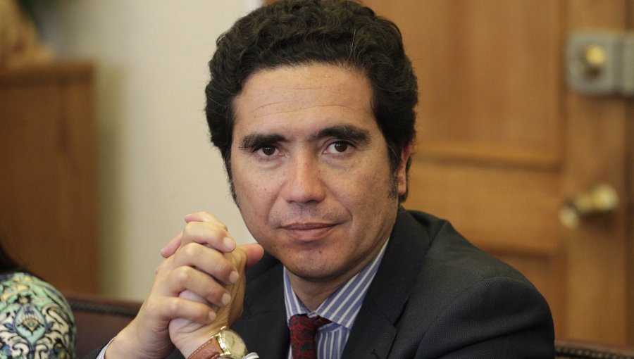 Briones llama a no extrapolar resultados tras victoria de Jara en la Primaria: "Votó menos del 10% de una elección con voto obligatorio"
