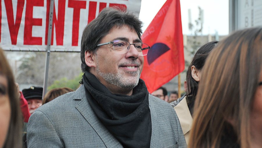 Daniel Jadue aseguró que el Partido Comunista suspendió militancia de Jeannette Jara, pero luego echó pie atrás: "Aún no es discutido"