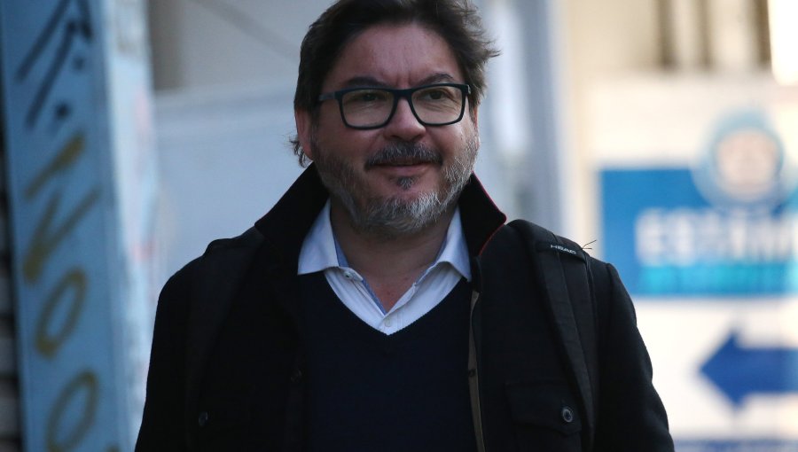 Marcos Barraza critica a Daniel Jadue por adelantar supuesta suspensión de militancia de Jeannette Jara en el PC: "Fue inadecuado"