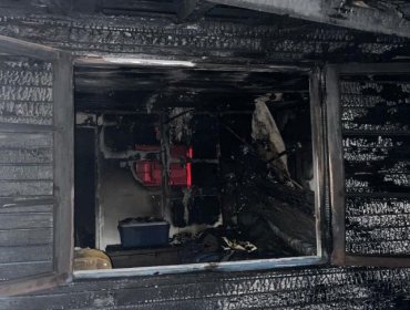 Fiscalía investiga a hombre por incendiar casa de su padre y causarle graves quemaduras en Mariquina